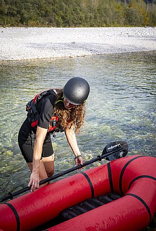 Canoeing, kayaking, and packraft activities on the river in the Pinzano al Tagliamento area, near the confluence of the Arzino and Tagliamanto rivers.