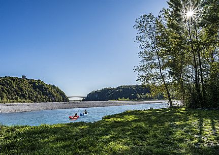 Canoeing, kayaking, and packraft activities on the river in the Pinzano al Tagliamento area, near the confluence of the Arzino and Tagliamanto rivers.