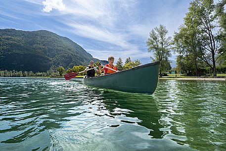 Experience di Canoa e Kayak sul Lago dei Tre Comuni (Cavazzo Carnico) - Carnia - FVG.