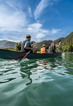 Experience di Canoa e Kayak sul Lago dei Tre Comuni (Cavazzo Carnico) - Carnia - FVG.