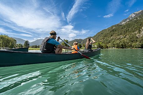 Experience di Canoa e Kayak sul Lago dei Tre Comuni (Cavazzo Carnico) - Carnia - FVG.