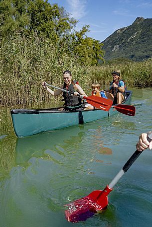 Experience di Canoa e Kayak sul Lago dei Tre Comuni (Cavazzo Carnico) - Carnia - FVG.