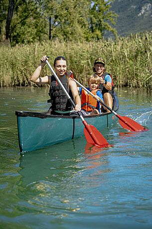 Experience di Canoa e Kayak sul Lago dei Tre Comuni (Cavazzo Carnico) - Carnia - FVG.