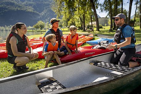 Experience di Canoa e Kayak sul Lago dei Tre Comuni (Cavazzo Carnico) - Carnia - FVG.