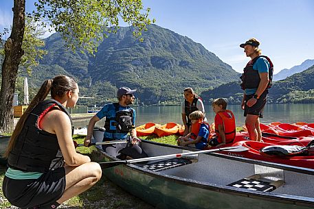 Experience di Canoa e Kayak sul Lago dei Tre Comuni (Cavazzo Carnico) - Carnia - FVG.