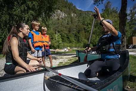 Experience di Canoa e Kayak sul Lago dei Tre Comuni (Cavazzo Carnico) - Carnia - FVG.