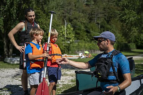 Experience di Canoa e Kayak sul Lago dei Tre Comuni (Cavazzo Carnico) - Carnia - FVG.