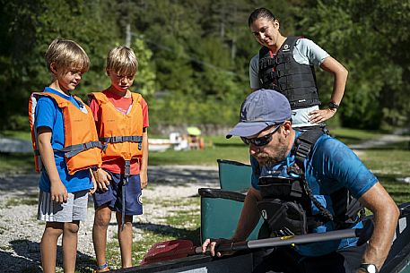 Experience di Canoa e Kayak sul Lago dei Tre Comuni (Cavazzo Carnico) - Carnia - FVG.