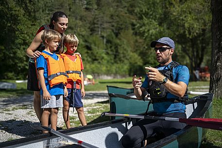Experience di Canoa e Kayak sul Lago dei Tre Comuni (Cavazzo Carnico) - Carnia - FVG.