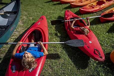 Experience di Canoa e Kayak sul Lago dei Tre Comuni (Cavazzo Carnico) - Carnia - FVG.