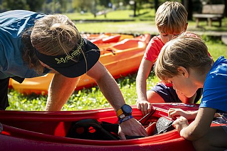 Experience di Canoa e Kayak sul Lago dei Tre Comuni (Cavazzo Carnico) - Carnia - FVG.