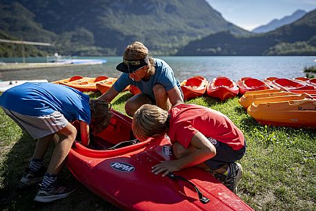 Experience di Canoa e Kayak sul Lago dei Tre Comuni (Cavazzo Carnico) - Carnia - FVG.