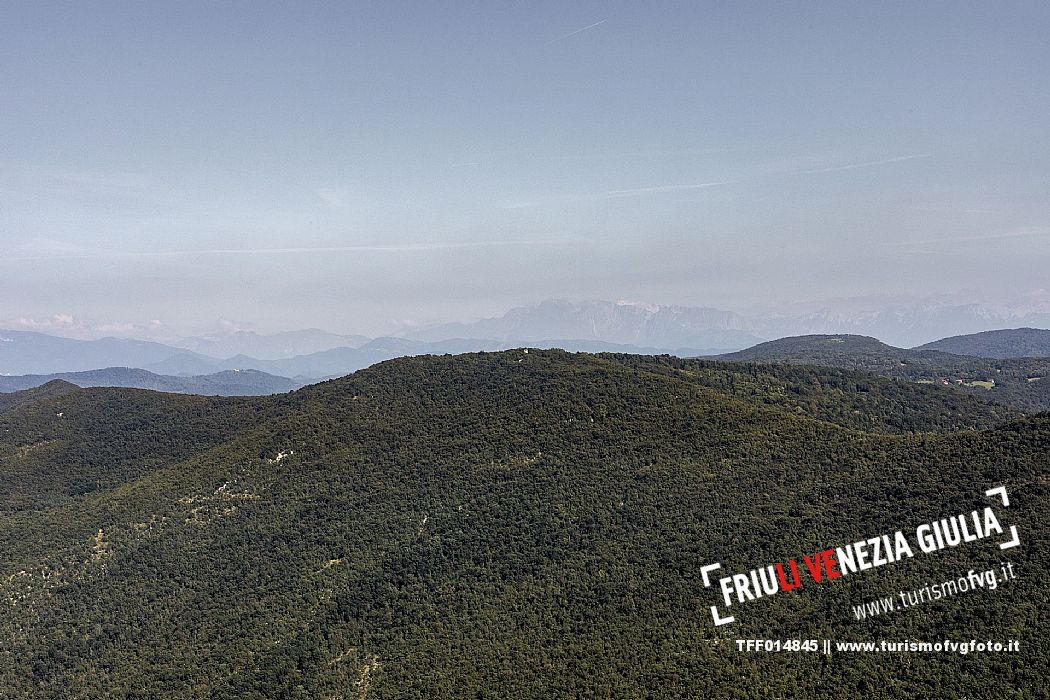 WOP,Slovenia, Nova Gorica, OUTDOOR MUSEUM SABOTIN,View of Vodice Mount and the Gonzalo Mausoleum from the top of, Sabotino, Mount, Schirra/Giraldi