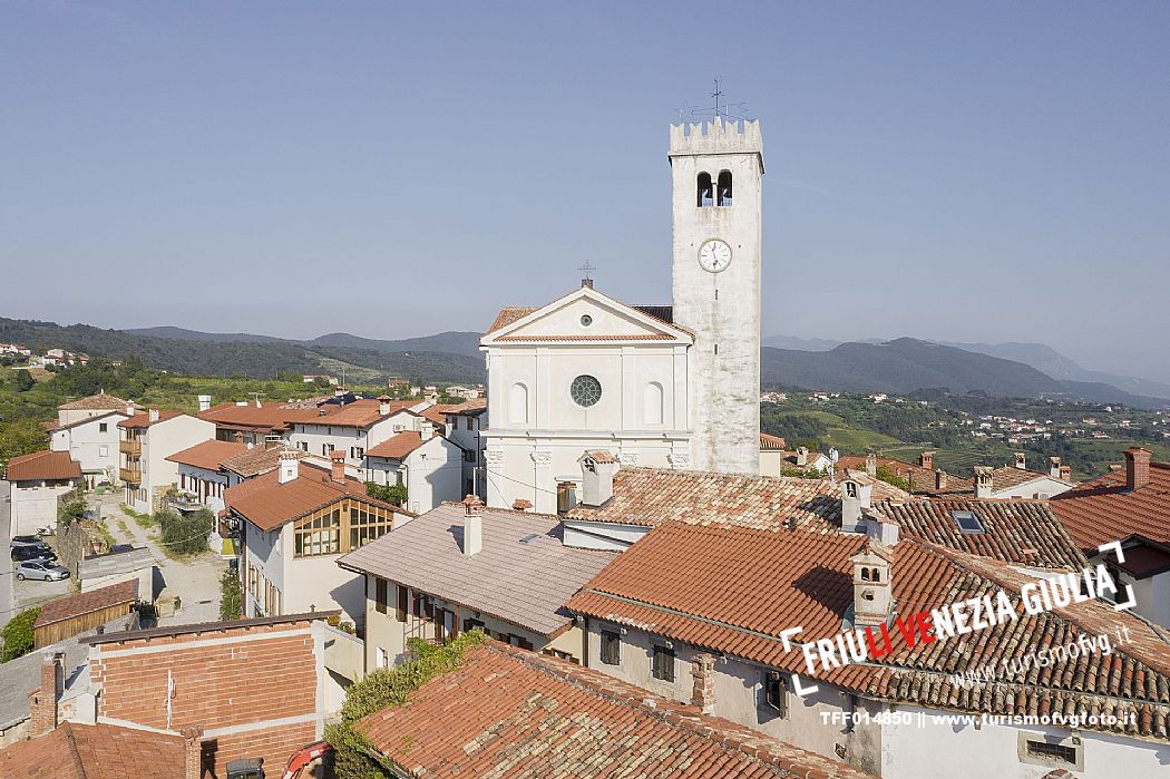 WOP,Slovenia, Nova Gorica, ŠMARTNO VILLAGE. In the background on the right Mount Sabotino, Schirra/Giraldi