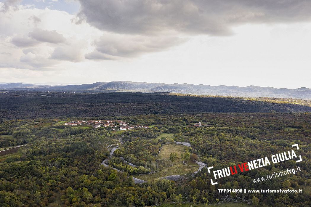 WOP,Slovenia, Komen, VOLČJI VILLAGE,  Schirra/Giraldi