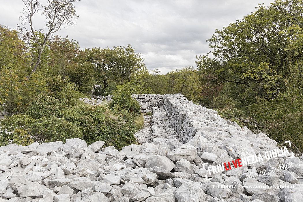 WOP, Italia, Duino Aurisina, LUPINC OUTDOOR MUSEUM, trench, Schirra/Giraldi