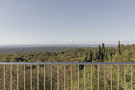 WOP,Italia, Sagrado, MOUNT SAN MICHELE MUSEUM,© Schirra/Giraldi, Panoramic terrace,On the right in the background  the ,Mount Matajur,© Schirra/Giraldi