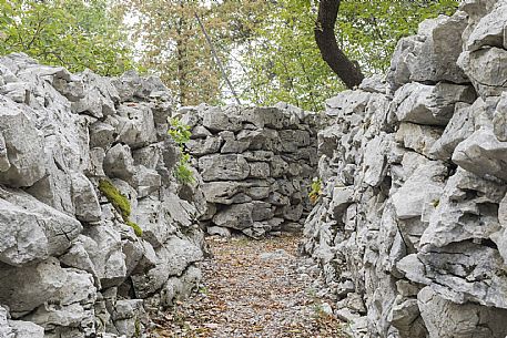 WOP, Italia, Duino Aurisina, LUPINC OUTDOOR MUSEUM, trench,© Schirra/Giraldi