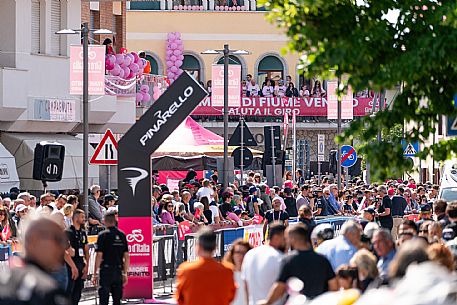 Start Tappa Giro d'Italia Fiume Veneto 2025