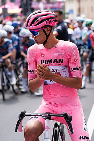 Start Tappa Giro d'Italia Fiume Veneto 2025