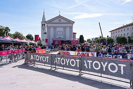 Start Tappa Giro d'Italia Fiume Veneto 2025