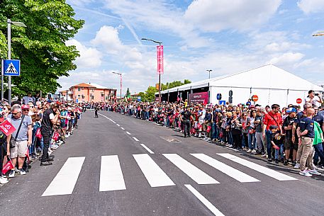 Start Tappa Giro d'Italia Fiume Veneto 2025