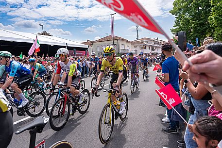 Start Tappa Giro d'Italia Fiume Veneto 2025