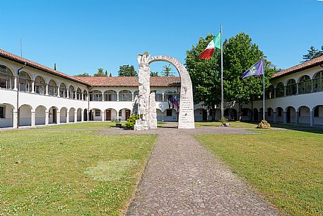 Sale Cimeli del Comando Brigata Alpina 