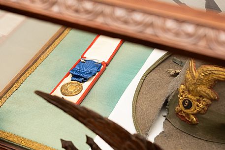 Sale Cimeli del Comando Brigata Alpina 