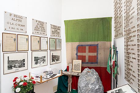 Sale Cimeli del Comando Brigata Alpina 