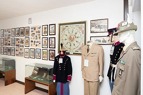 Sale Cimeli del Comando Brigata Alpina 