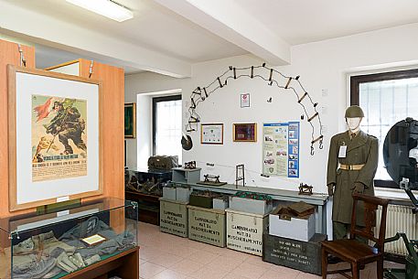 Sale Cimeli del Comando Brigata Alpina 