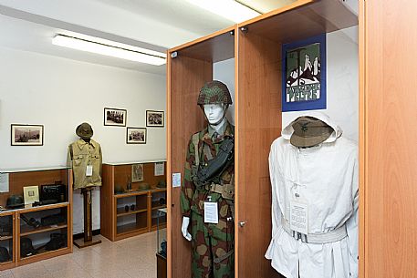Sale Cimeli del Comando Brigata Alpina 