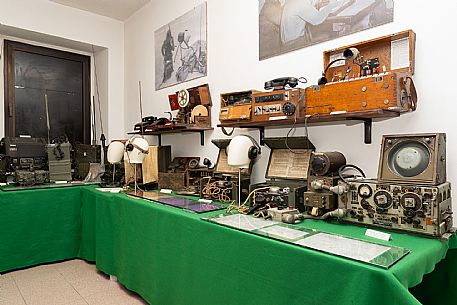 Sale Cimeli del Comando Brigata Alpina 