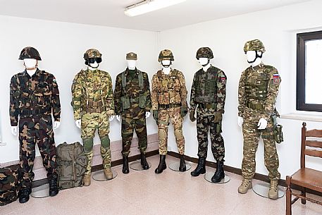 Sale Cimeli del Comando Brigata Alpina 