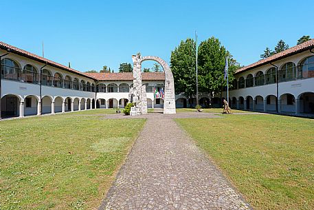 Sale Cimeli del Comando Brigata Alpina 