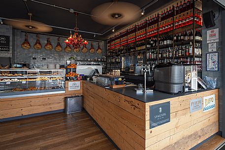 Il Prosciuttaio Piccolo Bar