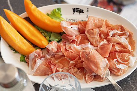 Il Prosciuttaio Piccolo Bar