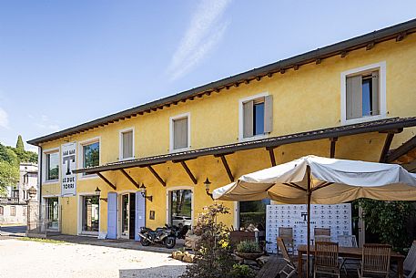 Le Due Torri wines