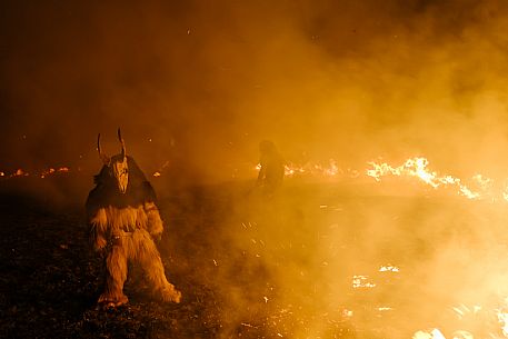 Krampus and St Nicholas, the tradition of 5 December in Tarvisio. Here in Rutte Grande Krampus and St Nicholas, the tradition of 5 December in Tarvisio. Here in Rutte Grande