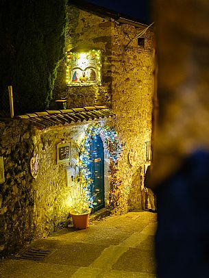 In Poffabbro, the traditional Christmas celebrations each year are characterised by the incredible number of nativity scenes that the inhabitants of the village set up in the streets, in windows and everywhere else. In Poffabbro, the traditional Christmas celebrations each year are characterised by the incredible number of nativity scenes that the inhabitants of the village set up in the streets, in windows and everywhere else.