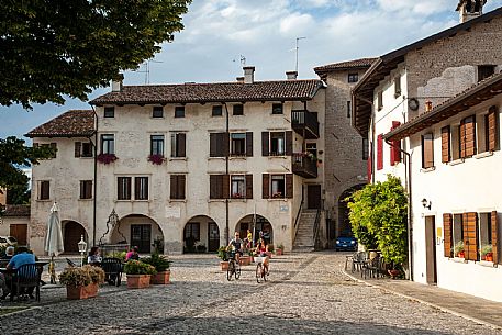 Valvasone