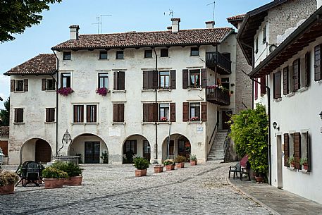 Valvasone