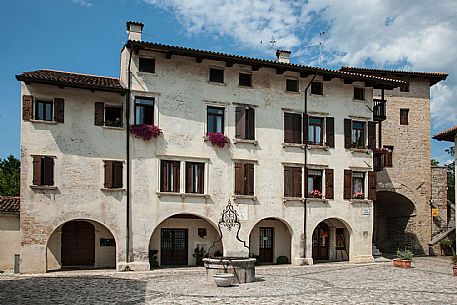 Valvasone